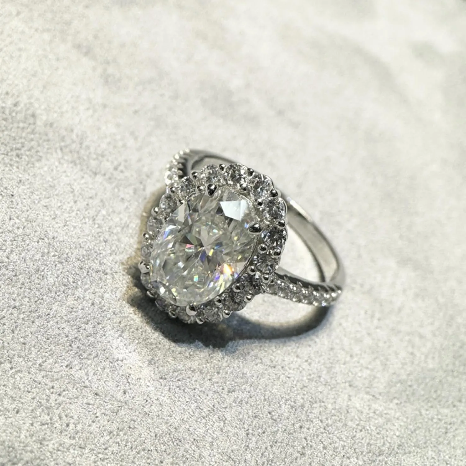 4.5 Carat Oval Moissanite Rings for Women Engagement Rings Promise Ring Halo Rings 925 Sterling Silver Rings Lab Grown 4-Prong Diamond Rings for Mom Chiristmas Size 6-9