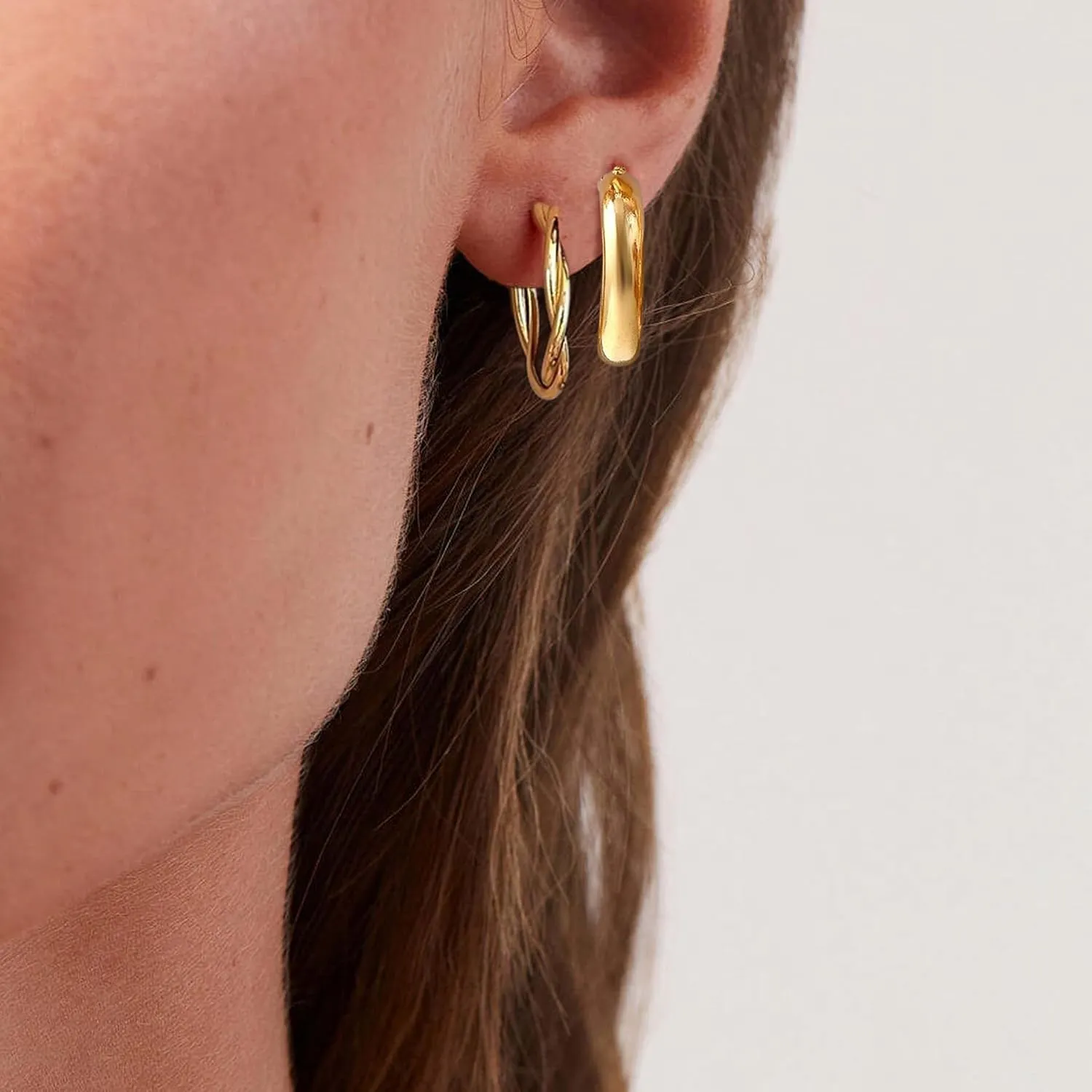 6 Pairs Gold Hoop Earrings Set for Women Fashion Lightweight Chunky Pearl Earrings Multipack Twisted Statement Earring Small Big Hoops Earrings Set for Women Jewelry Gifts
