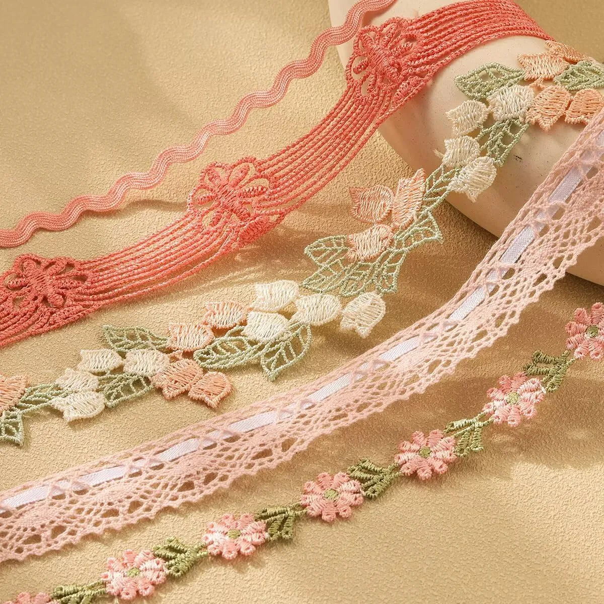 Chokers Set for Women Heart Choker Necklaces Flower Pendant Velvet Choker Lace Choker Cute Pink Green Necklace Daisy Choker Necklace Statement Jewelry Valentine's Day Gift