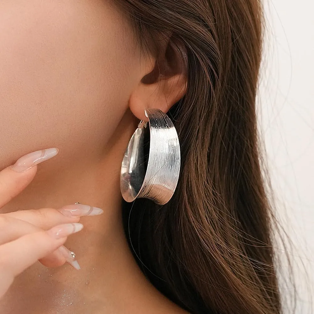 Chunky Gold Hoop Earrings for Women Exaggerated Large Geometric Flat Huggie Hoop Earring Minimalist Wide Post Thick Statement Earring Prom Jewelry Gift
