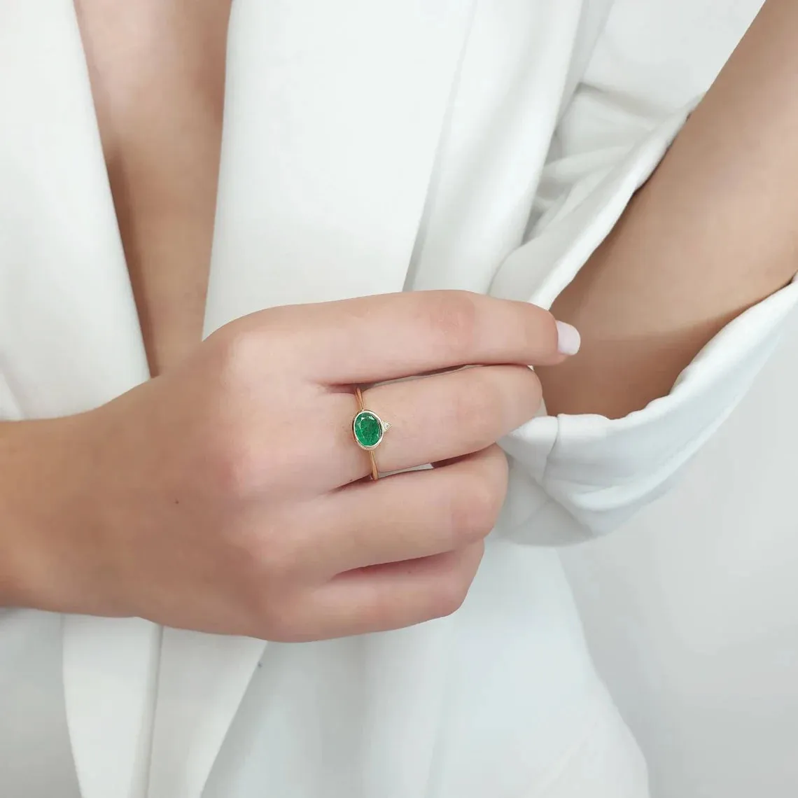 Gold Emerald Ring With Diamond