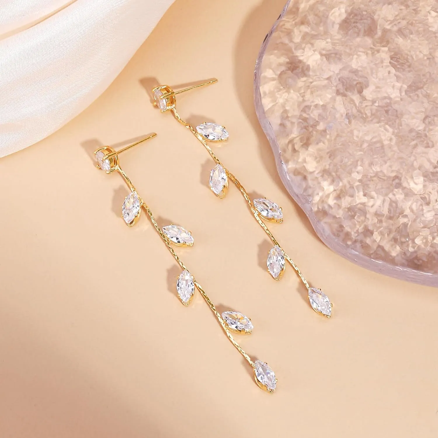 Gold Long Pearl Earrings Baroque Drop Dangle Earrings for Women 18K Gold Plated Hypoallergenic Elegant Wedding Pearl Tassel Earrings Bridal Wedding Earrings Jewelry Gifts