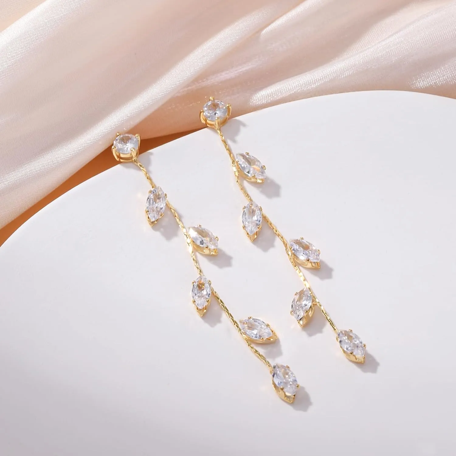 Gold Long Pearl Earrings Baroque Drop Dangle Earrings for Women 18K Gold Plated Hypoallergenic Elegant Wedding Pearl Tassel Earrings Bridal Wedding Earrings Jewelry Gifts