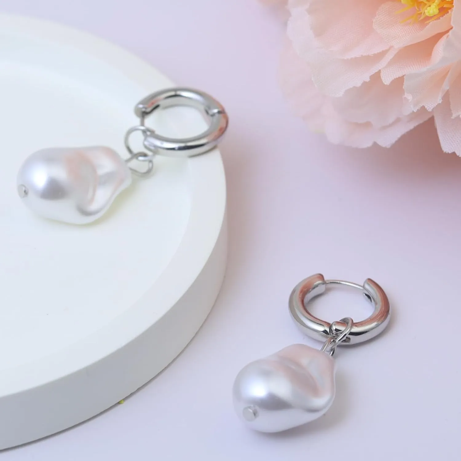 Gold Pearl Earrings For Women, Trendy Pearl Dangle Earrings Chunky Pearl Hoop Earrings Elegant Gold Hoop Earrings Bridal hoop earrings Earrings For Prom Wedding Party Earrings