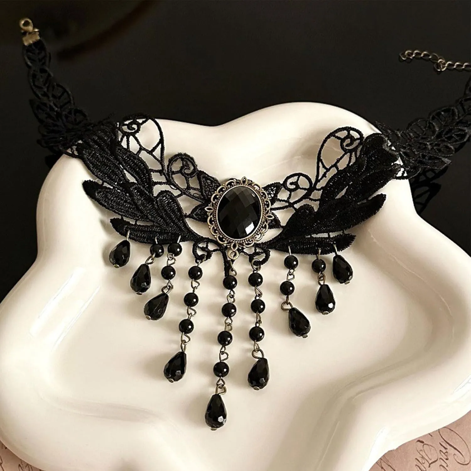 Gothic Black Lace Choker Necklace Vintage Black Crystal Tassel Collar Necklace Punk Vampire Chain Necklace Halloween Costume Jewelry Gifts
