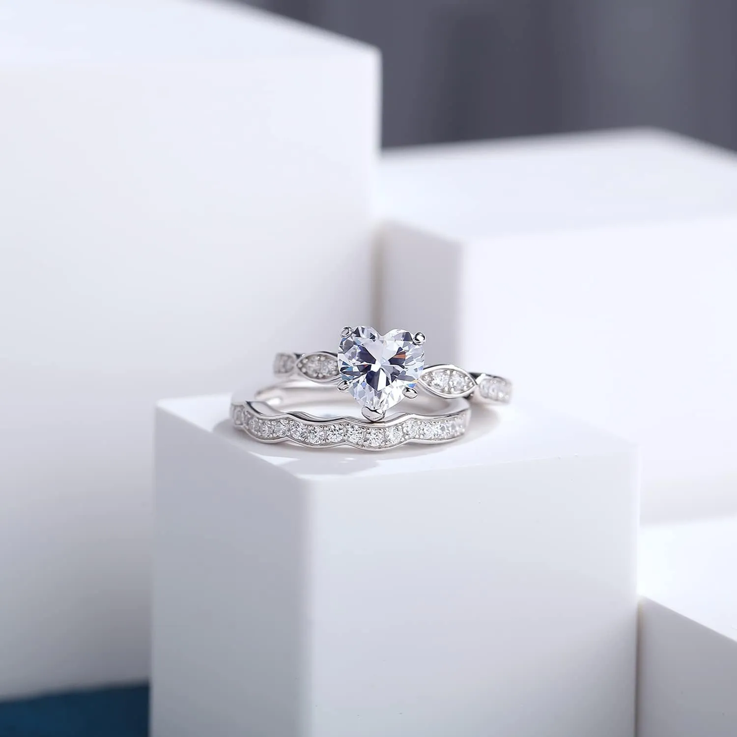 Han han 18K White Gold Plated 925 Sterling Silver Wedding Engagement Promise Eternity Ring Set for Women, Size 5-9