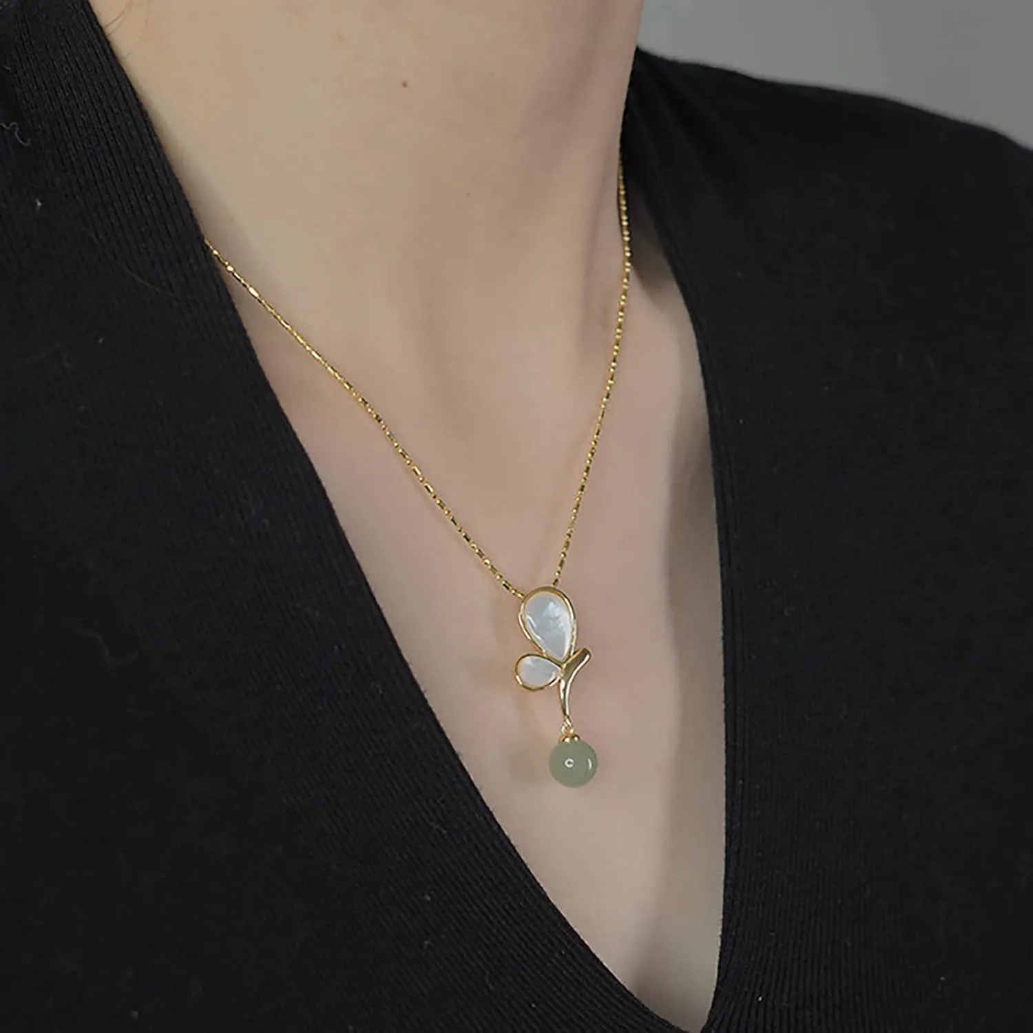 Hetian Jade Round Bead Necklace, Natural Green Jade & White Butterfly Charm, Adjustable Choker Necklaces, Good Luck Gift for Friends, Christmas Gifts (925 Sterling Silver with Gold Plated)