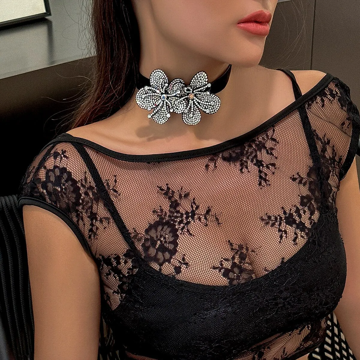 Luxury Shiny Rhinestone Flower Choker