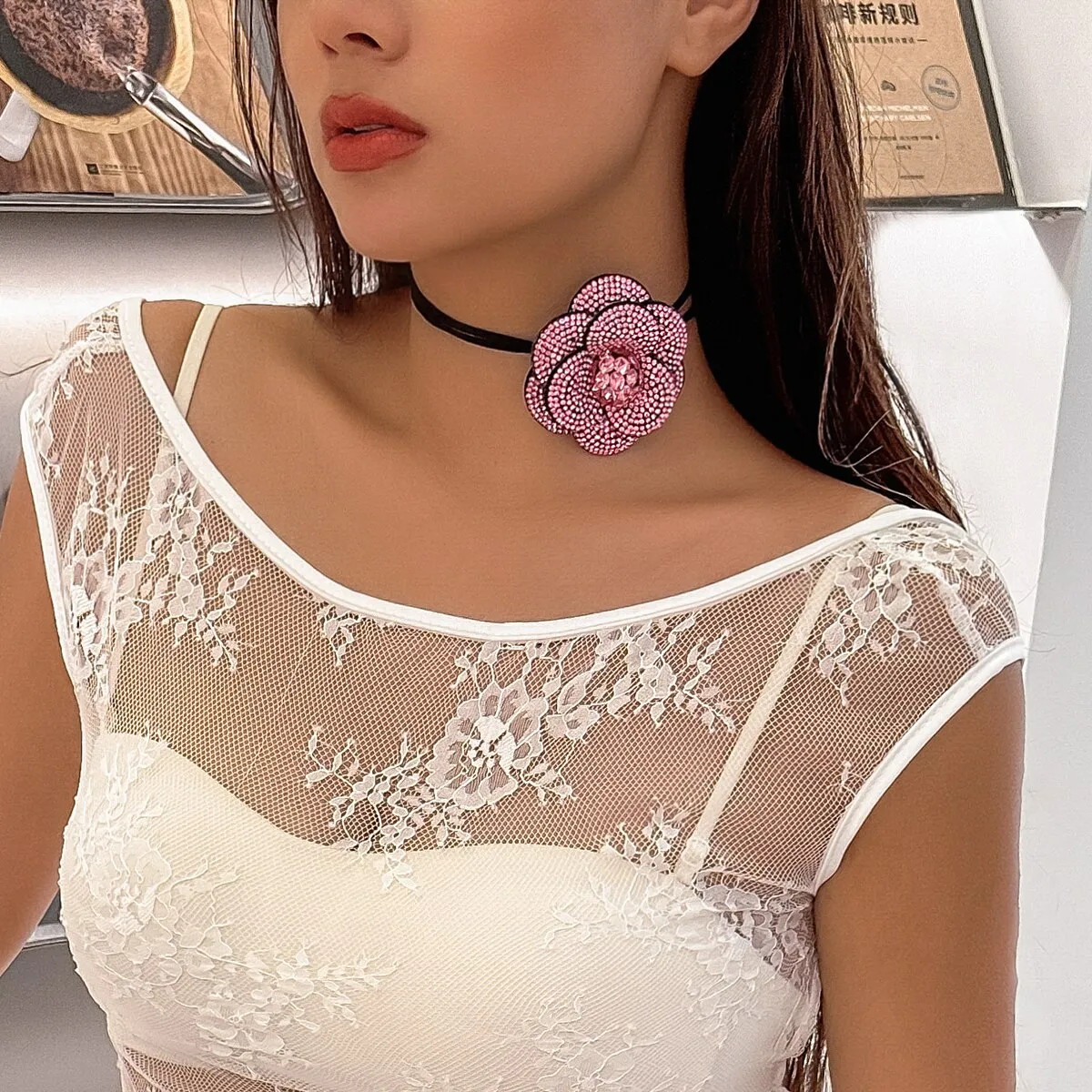 Luxury Shiny Rhinestone Flower Choker