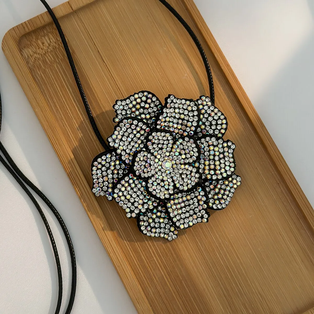 Luxury Shiny Rhinestone Flower Choker