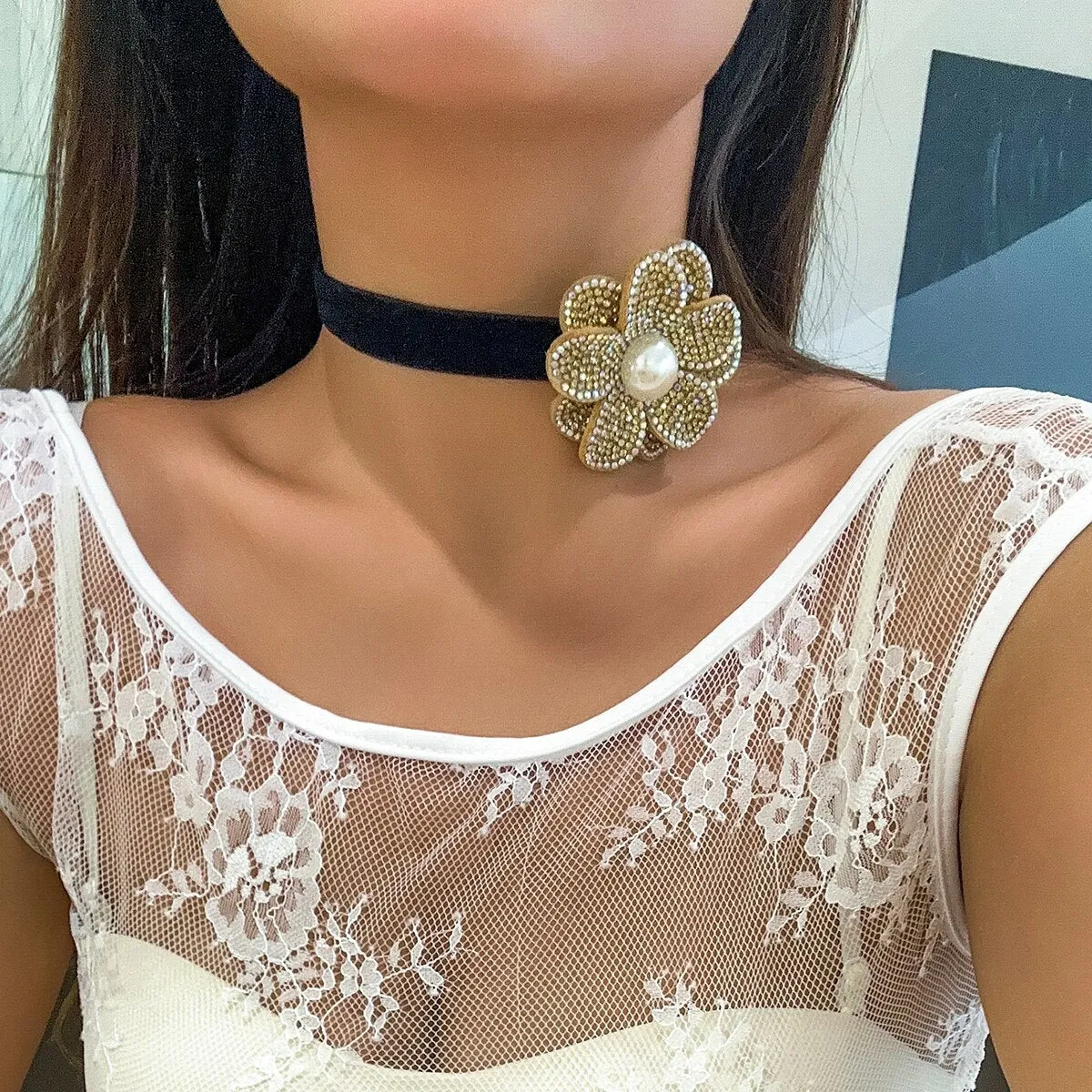Luxury Shiny Rhinestone Flower Choker