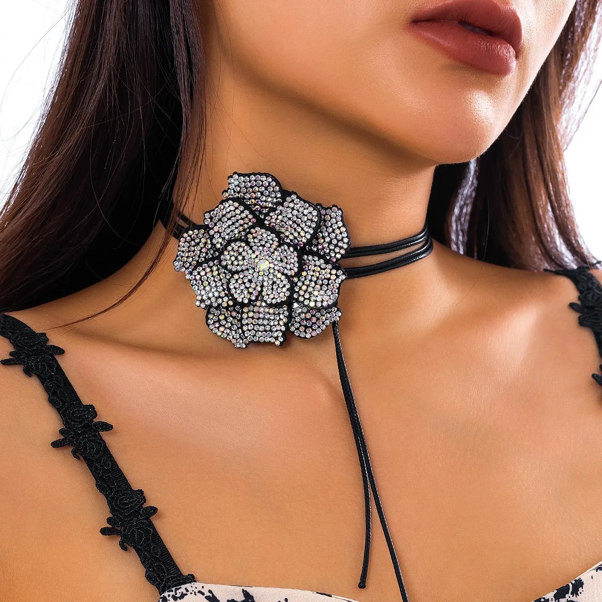 Luxury Shiny Rhinestone Flower Choker