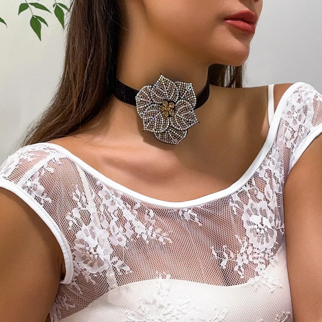 Luxury Shiny Rhinestone Flower Choker