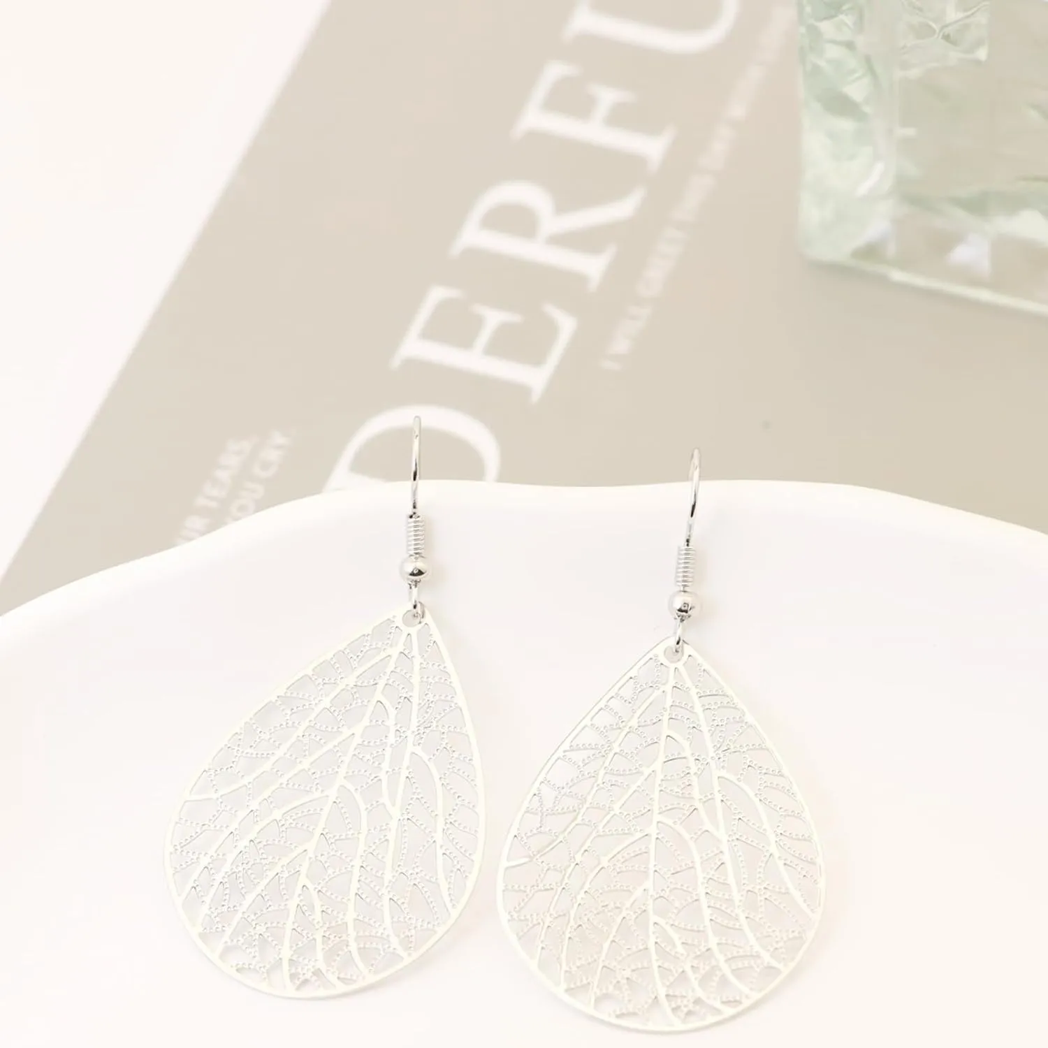 Teardrop Filigree Earrings For Women, Dangle Drop Earrings Trendy Leaf Earrings Big Statement Lightweight Dainty Earrings Minimalist Earrings Fashion Hollow Earrings